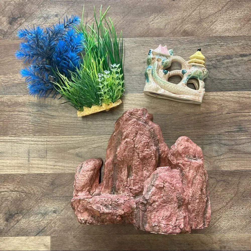 Fish Tank Decor Bundle EUC